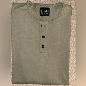 Men’s sage CUTS clothing split hem long sleeve Henley